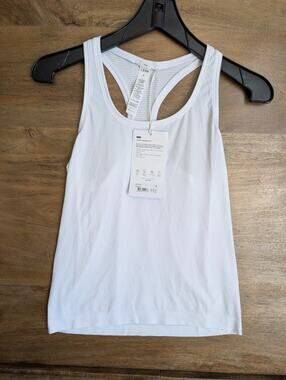 NWT LSKD AeroFLX+ Seamless Tank Top Womens Small White Stretch Moisture Wicking
